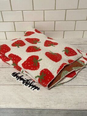 Strawberry Print Soft Fuzzy Throw Blanket